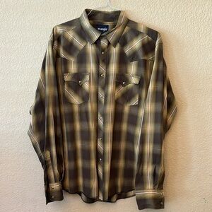 Wrangler Plaid Snap shirt